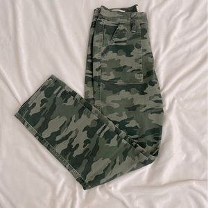 Universal thread camo style pants